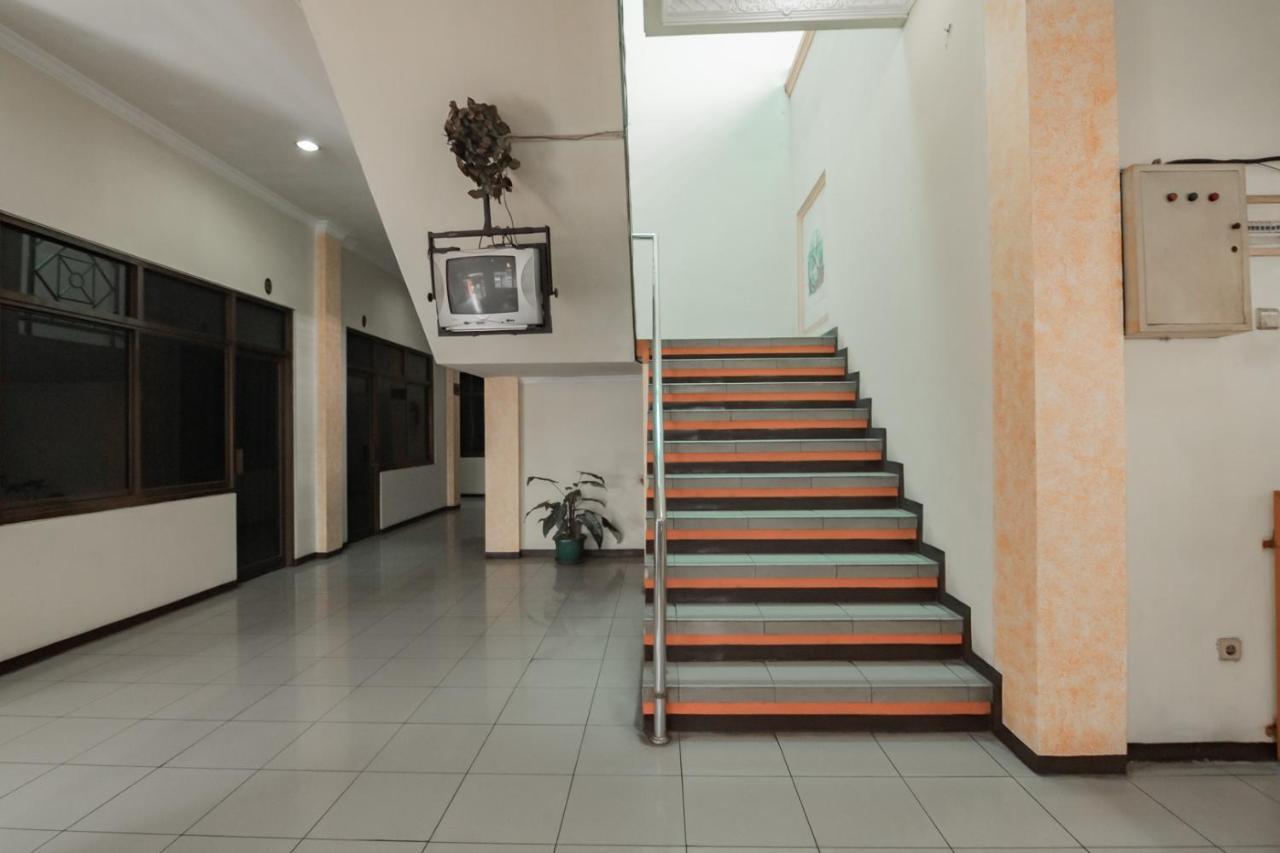 Reddoorz @ Achino Hotel Bandung Exterior foto